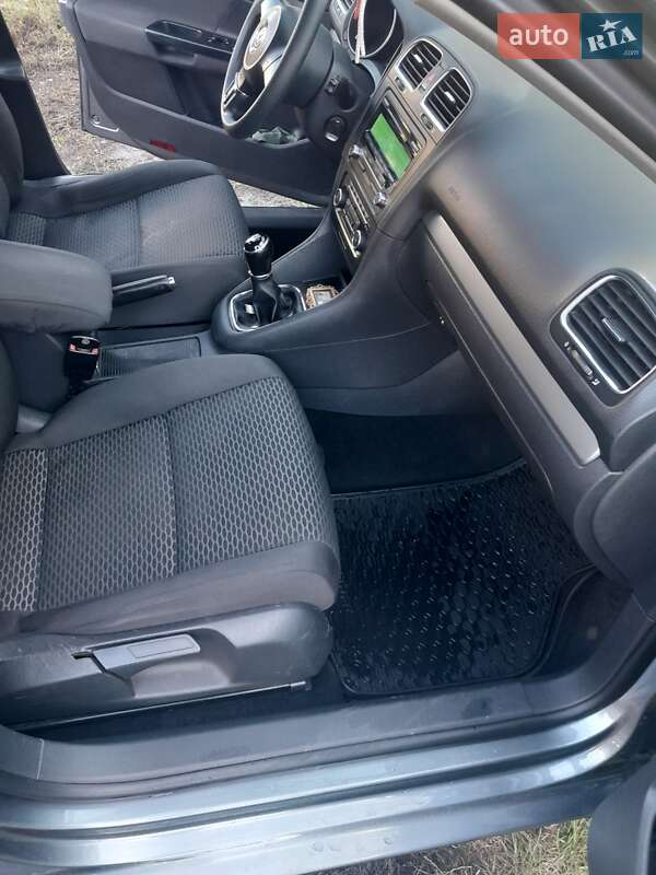Универсал Volkswagen Golf 2011 в Черкассах