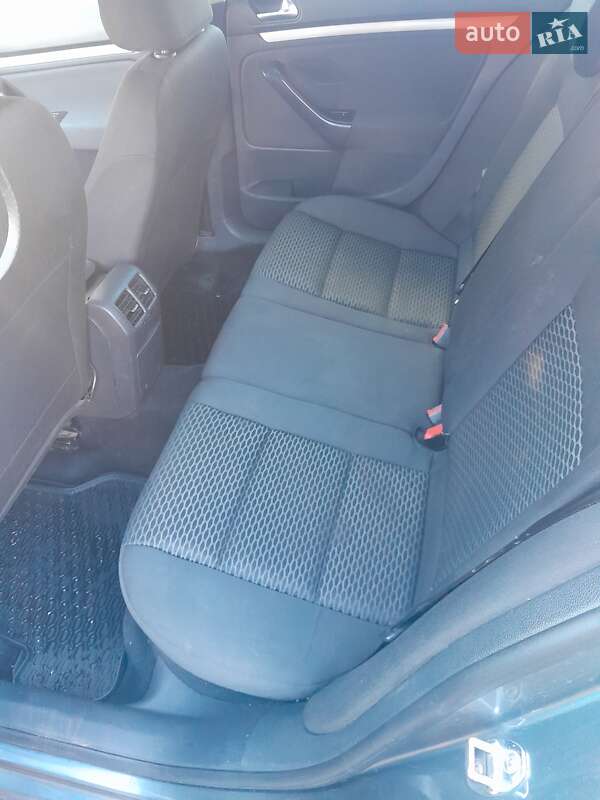 Универсал Volkswagen Golf 2011 в Черкассах