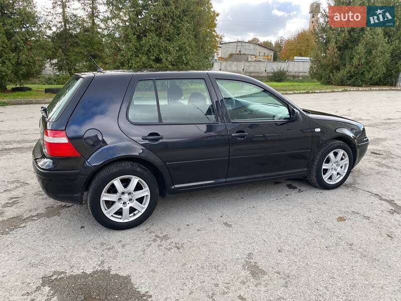 Хетчбек Volkswagen Golf 2002 в Бучачі