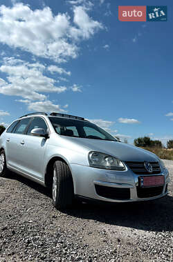 Универсал Volkswagen Golf 2008 в Борщеве