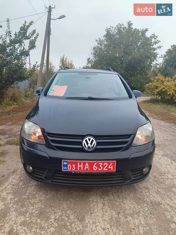Хэтчбек Volkswagen Golf 2008 в 
