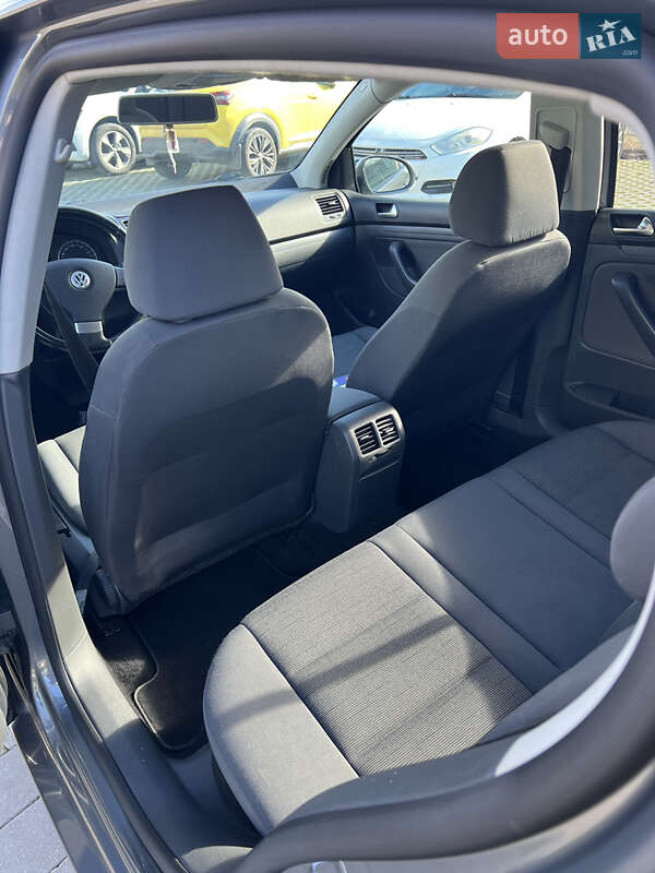 Хэтчбек Volkswagen Golf 2008 в Хмельницком