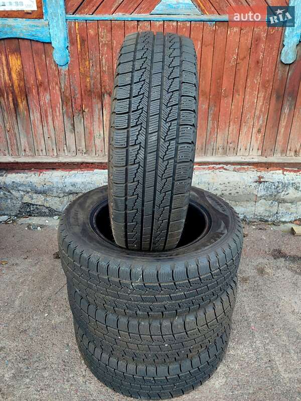 Универсал Volkswagen Golf 2001 в Коростене