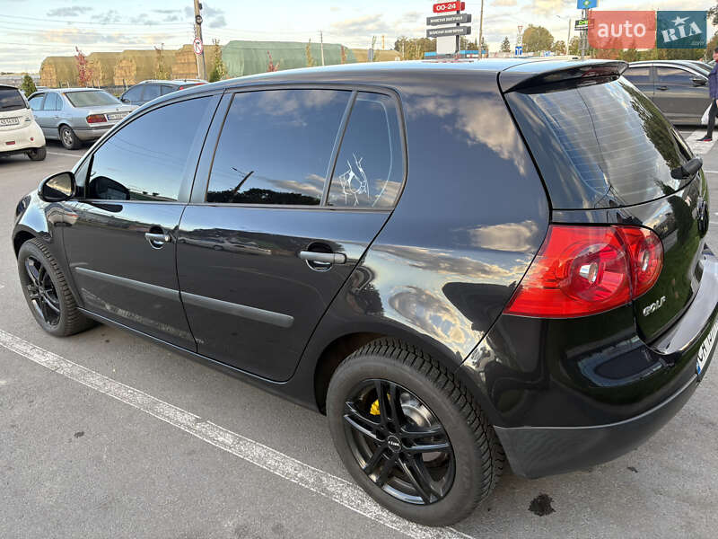 Хэтчбек Volkswagen Golf 2005 в Умани