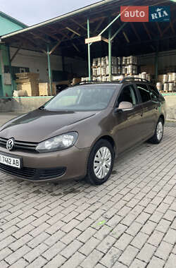 Универсал Volkswagen Golf 2012 в Хусте