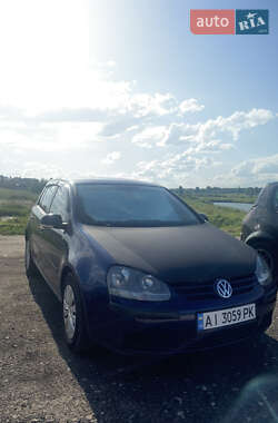 Хэтчбек Volkswagen Golf 2004 в  фото 2 Хэтчбек Volkswagen Golf 2004 в