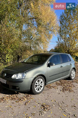 Хэтчбек Volkswagen Golf 2004 в Погребище