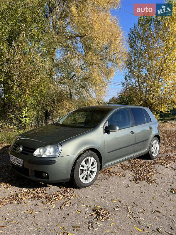 Volkswagen Golf 2004