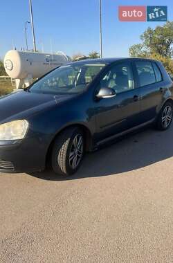 Хэтчбек Volkswagen Golf 2005 в Павлограде