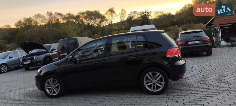 Хетчбек Volkswagen Golf 2009 в Мукачевому