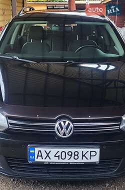 Універсал Volkswagen Golf 2011 в Харкові