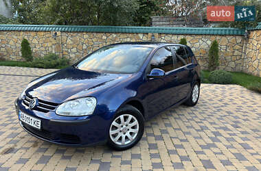 Хэтчбек Volkswagen Golf 2004 в Могилев-Подольске