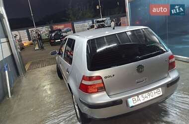 Хетчбек Volkswagen Golf 2002 в Вінниці