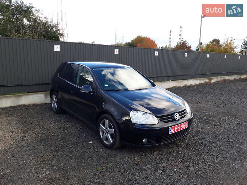 Хетчбек Volkswagen Golf 2009 в Луцьку