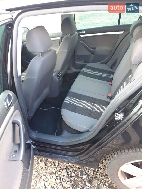 Хетчбек Volkswagen Golf 2009 в Луцьку