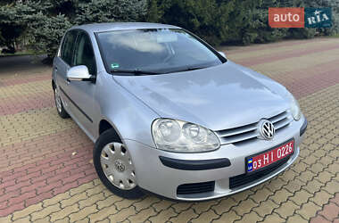 Хетчбек Volkswagen Golf 2004 в Корсунь-Шевченківському