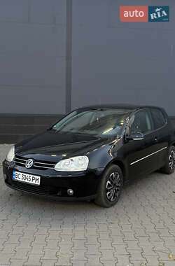Хетчбек Volkswagen Golf 2005 в Києві