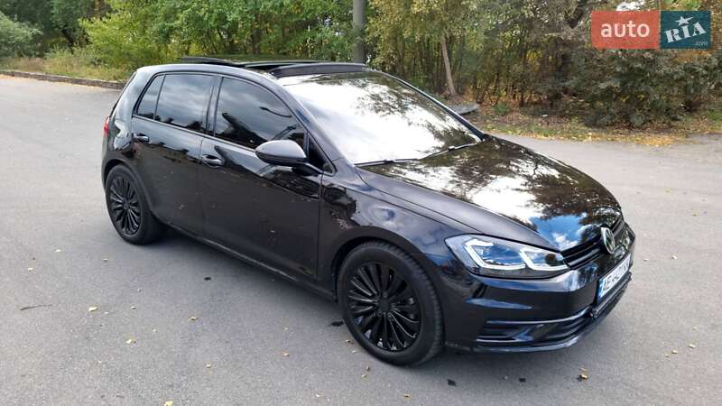 Хэтчбек Volkswagen Golf 2020 в Днепре