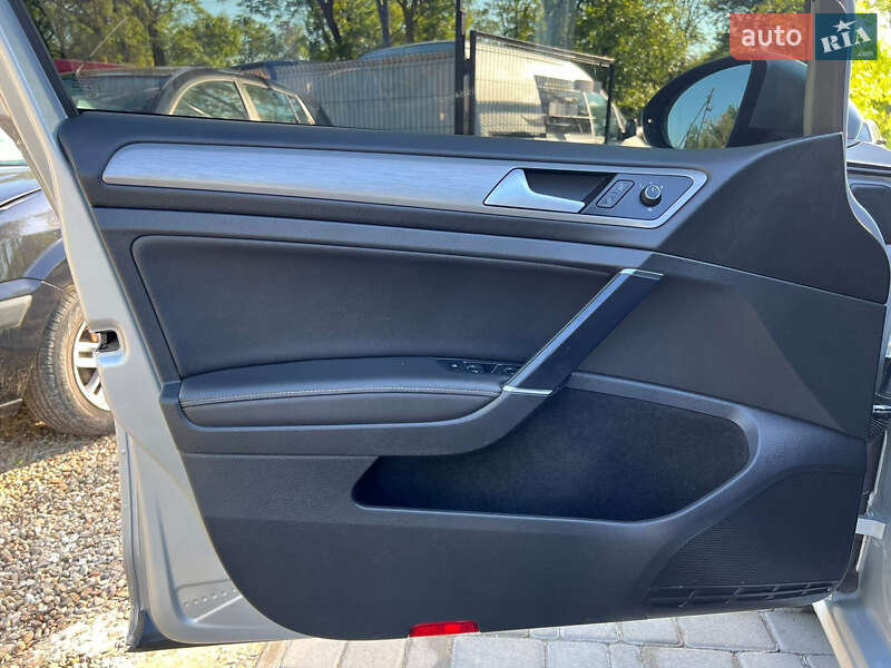 Универсал Volkswagen Golf 2013 в Залещиках