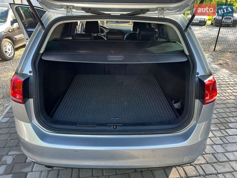 Универсал Volkswagen Golf 2013 в Залещиках