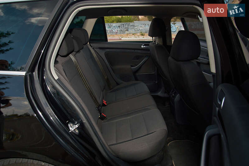 Универсал Volkswagen Golf 2011 в Николаеве фото 24 Универсал Volkswagen Golf 2011 в Николаеве