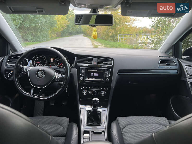 Універсал Volkswagen Golf 2014 в Рівному