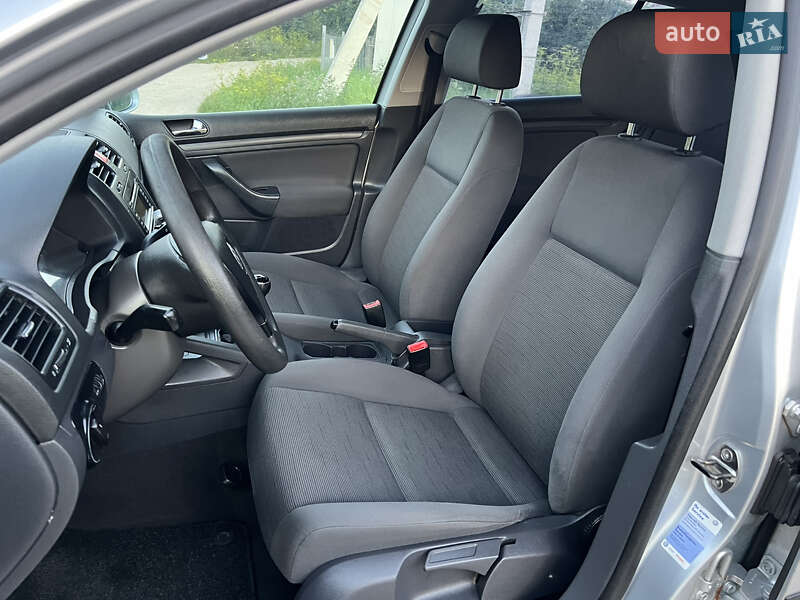 Хэтчбек Volkswagen Golf 2004 в Тернополе