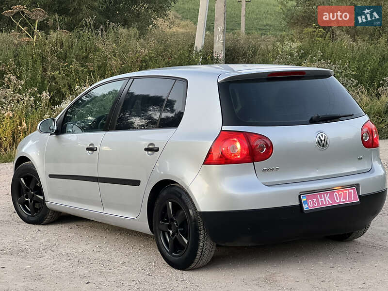 Хэтчбек Volkswagen Golf 2004 в Тернополе