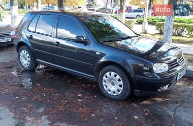Хэтчбек Volkswagen Golf 2002 в Ладыжине