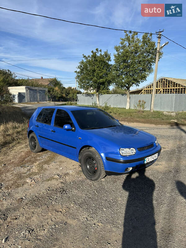 Хэтчбек Volkswagen Golf 2000 в Полтаве