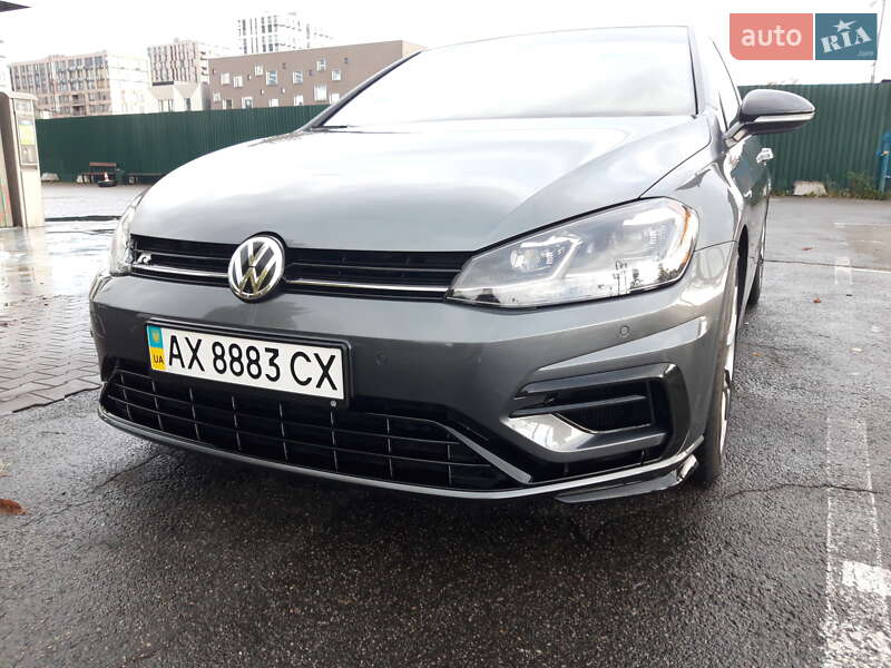 Хетчбек Volkswagen Golf 2018 в Києві