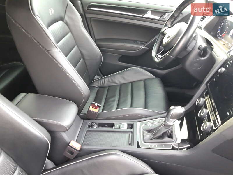 Хетчбек Volkswagen Golf 2018 в Києві