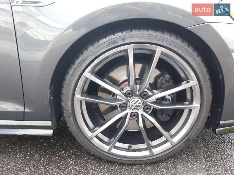 Хетчбек Volkswagen Golf 2018 в Києві