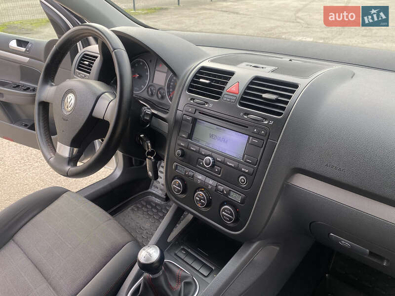 Хэтчбек Volkswagen Golf 2006 в Ивано-Франковске