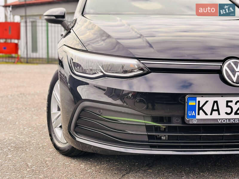 Хэтчбек Volkswagen Golf 2020 в Киеве