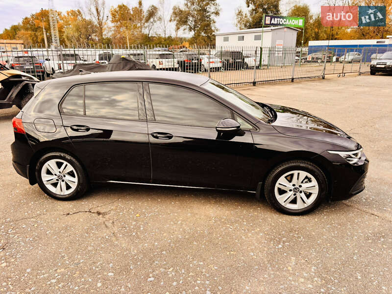 Хэтчбек Volkswagen Golf 2020 в Киеве