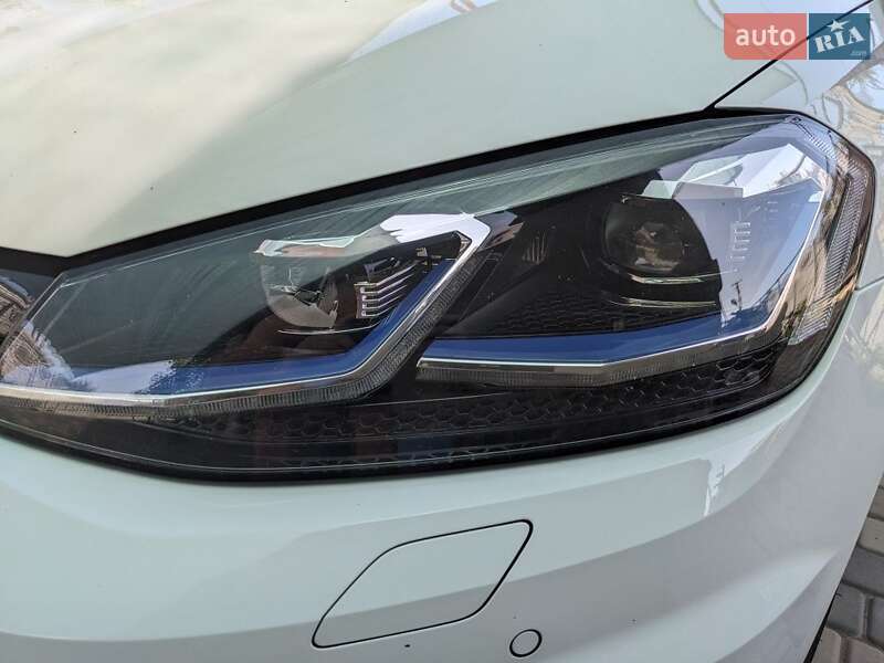 Хэтчбек Volkswagen Golf 2017 в Кривом Роге