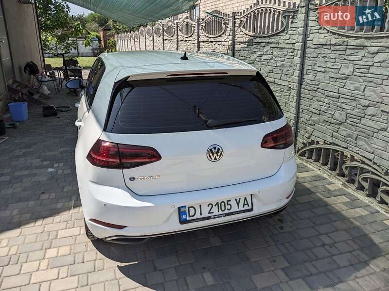 Хэтчбек Volkswagen Golf 2017 в Кривом Роге