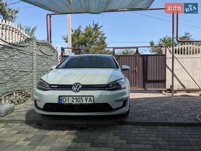 Хэтчбек Volkswagen Golf 2017 в Кривом Роге