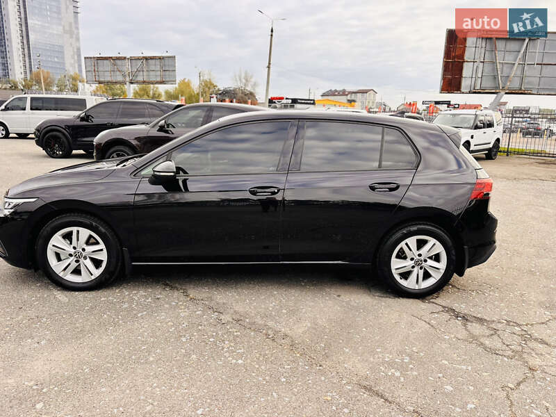 Хэтчбек Volkswagen Golf 2020 в Киеве