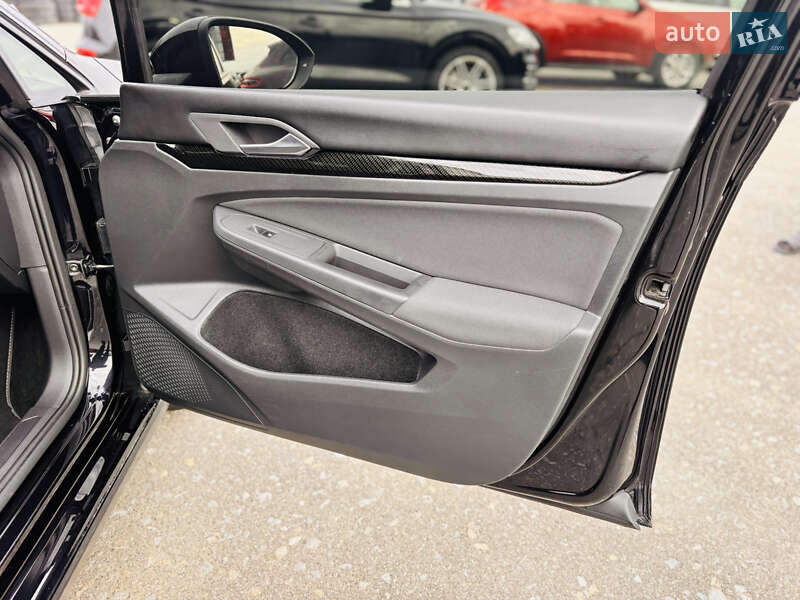 Хэтчбек Volkswagen Golf 2020 в Киеве