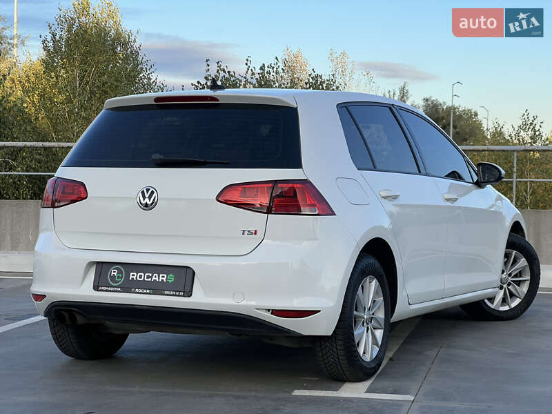 Хэтчбек Volkswagen Golf 2014 в Киеве