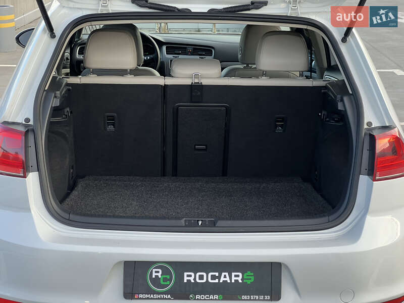 Хэтчбек Volkswagen Golf 2014 в Киеве