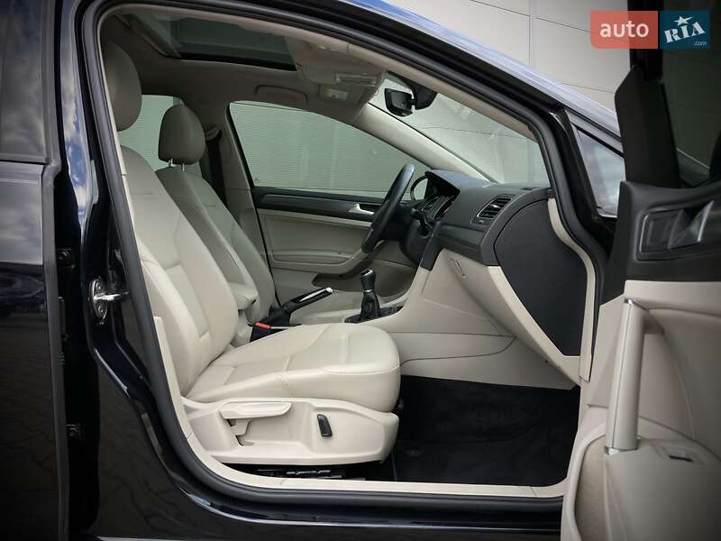 Хэтчбек Volkswagen Golf 2019 в Киеве фото 10 Хэтчбек Volkswagen Golf 2019 в Киеве