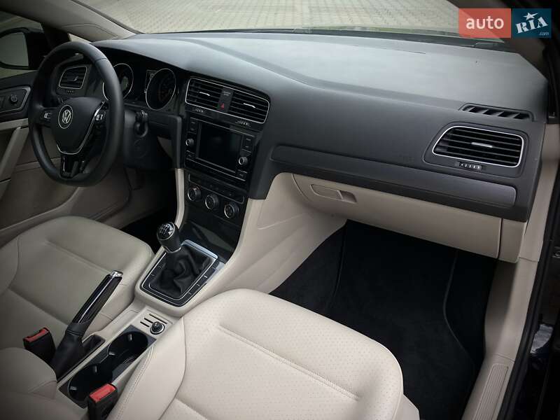 Хэтчбек Volkswagen Golf 2019 в Киеве фото 14 Хэтчбек Volkswagen Golf 2019 в Киеве
