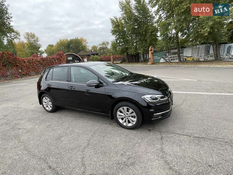 Хэтчбек Volkswagen Golf 2020 в Днепре