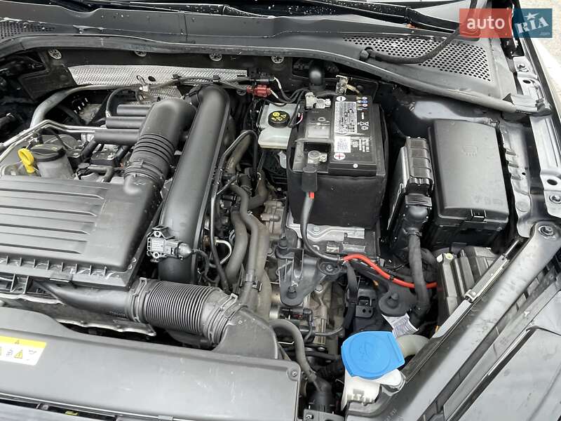 Хэтчбек Volkswagen Golf 2020 в Днепре