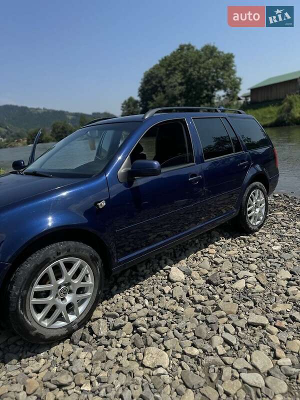 Универсал Volkswagen Golf 2001 в  фото Универсал Volkswagen Golf 2001 в