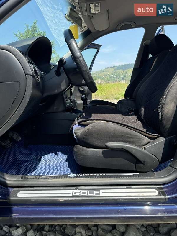 Універсал Volkswagen Golf 2001 в Івано-Франківську