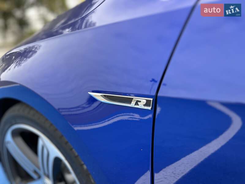 Хэтчбек Volkswagen Golf 2016 в Киеве